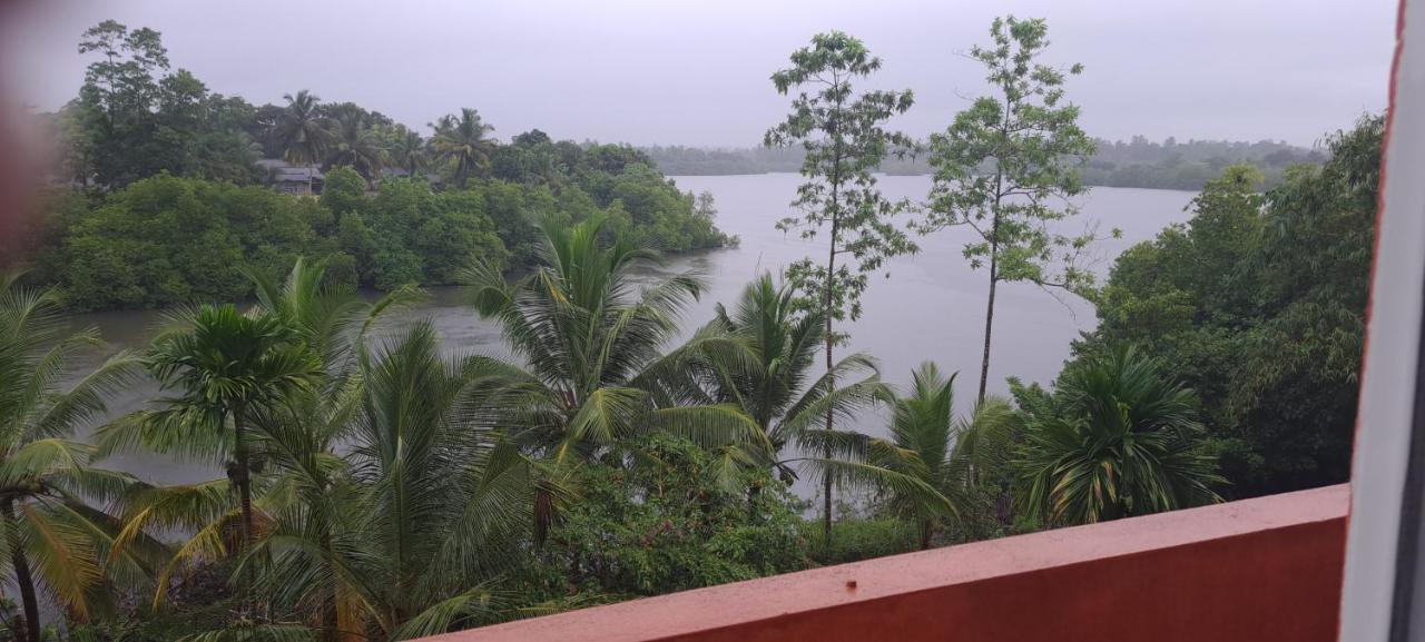 Madu River Edge Hotel Balapitiya Exterior photo